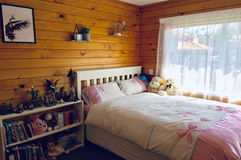 Photo of property in 1/12 Ballini Rise, West Harbour, Auckland, 0618