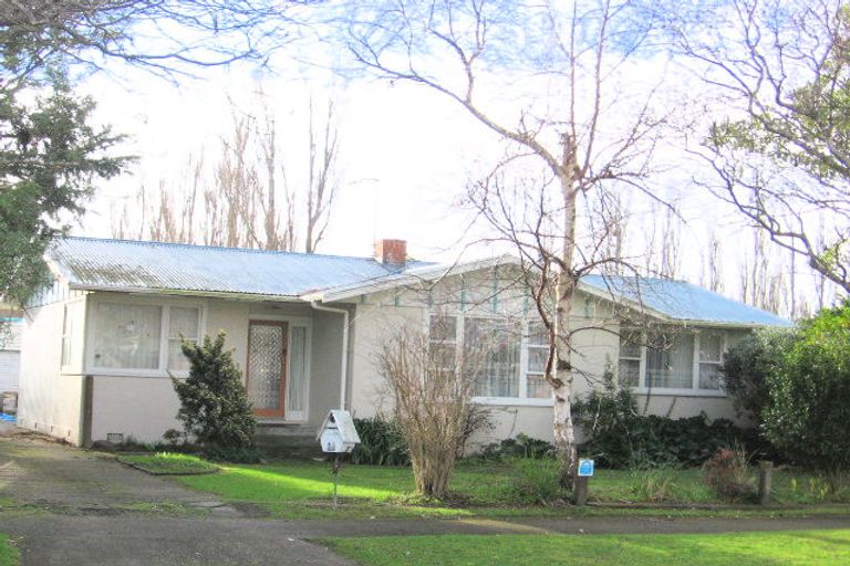 Photo of property in 45 Ruamahanga Crescent, Terrace End, Palmerston North, 4410