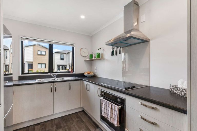 Photo of property in 6 Awhenga Place, Weymouth, Auckland, 2103