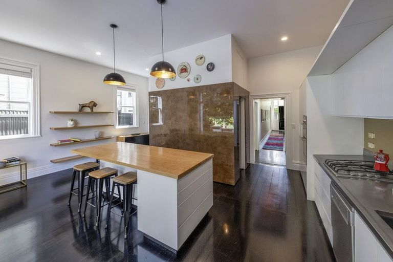 Photo of property in 15 Park Street, Thorndon, Wellington, 6011