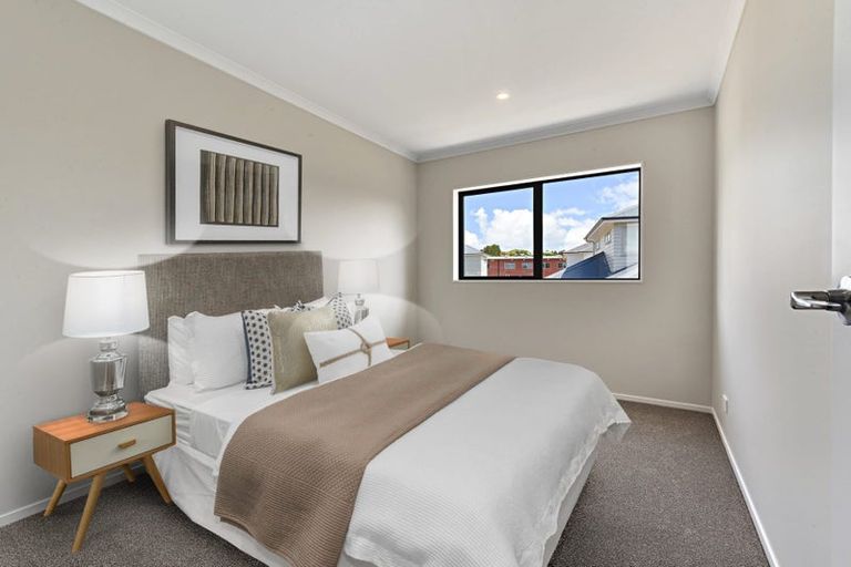 Photo of property in 33 Vincent Mcgrath Crescent, Swanson, Auckland, 0614