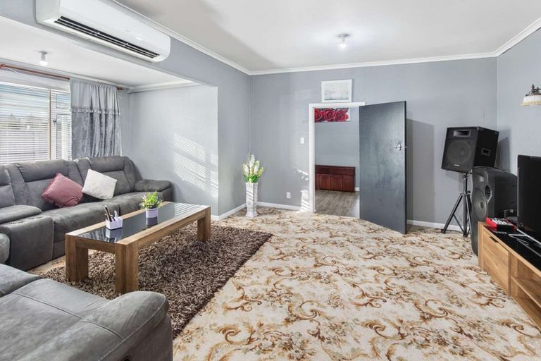 Photo of property in 698 Pioneer Highway, Takaro, Palmerston North, 4412