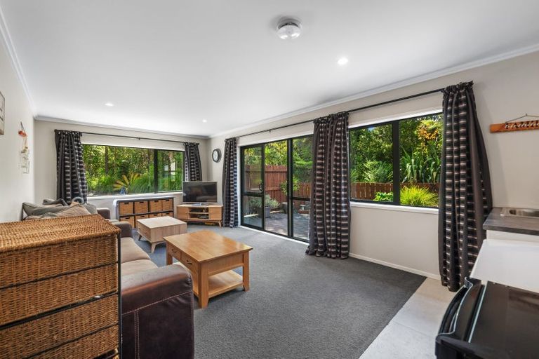 Photo of property in 7d Kitewaho Road, Swanson, Auckland, 0816