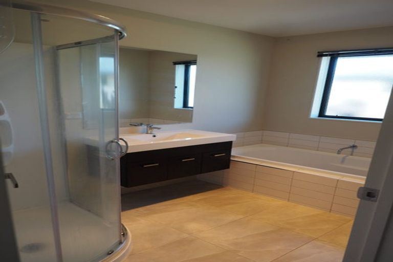 Photo of property in 6 Andesite Drive, Rolleston, 7614