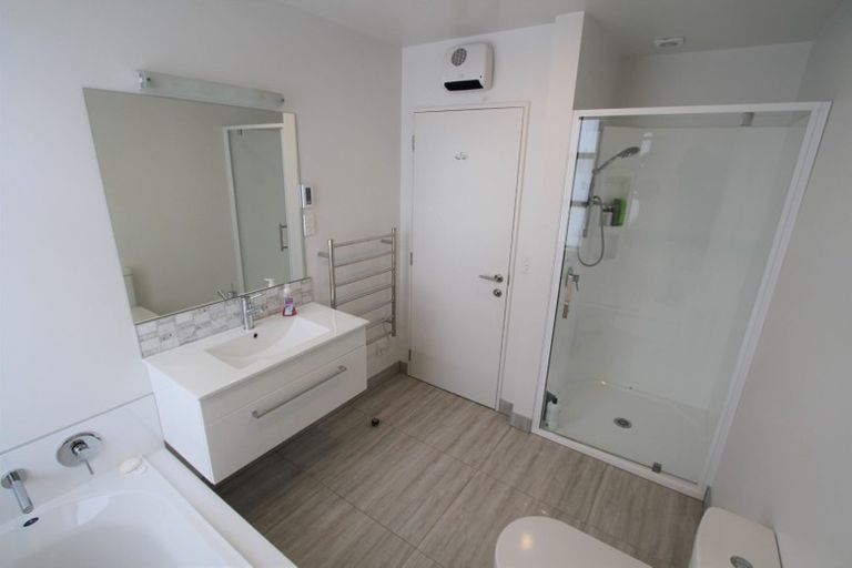 Photo of property in 15 Seager Lane, Hillmorton, Christchurch, 8024