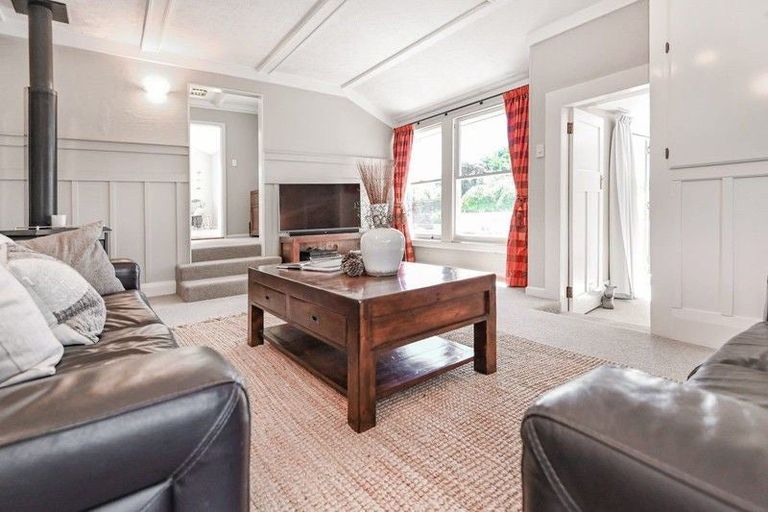 Photo of property in 17 Kopanga Road, Havelock North, 4130