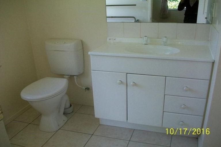 Photo of property in 1/72 Swanson Road, Henderson, Auckland, 0610