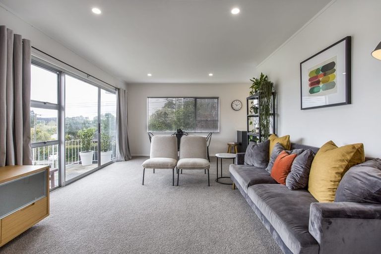 Photo of property in 1/18a Sherwood Avenue, Te Atatu South, Auckland, 0610