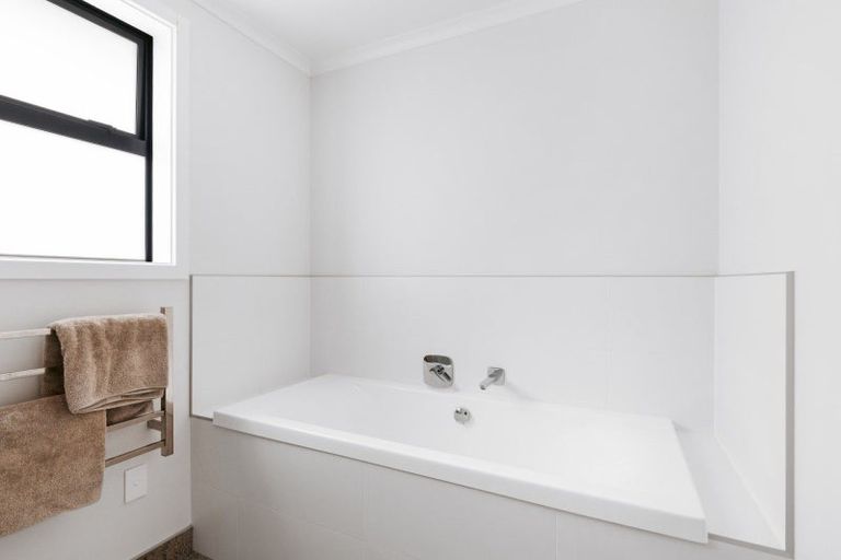 Photo of property in 22 Bill Miller Drive, Papamoa, 3118