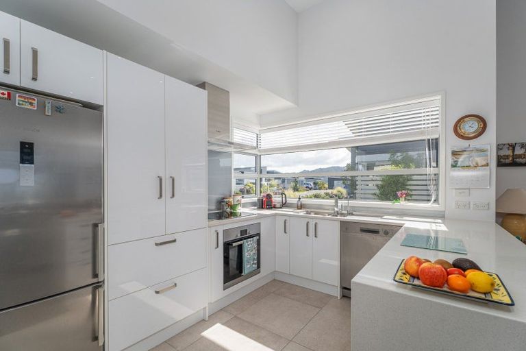 Photo of property in 16 Vanita Drive, Whitianga, 3510