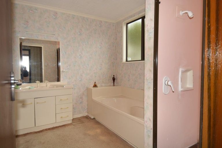 Photo of property in 249 Princes Street, Strathern, Invercargill, 9812