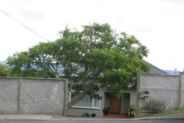 Photo of property in 43 Pleasant Road, Glen Eden, Auckland, 0602