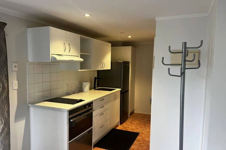 Photo of property in 17a/30 Westward Ho, Glen Eden, Auckland, 0602