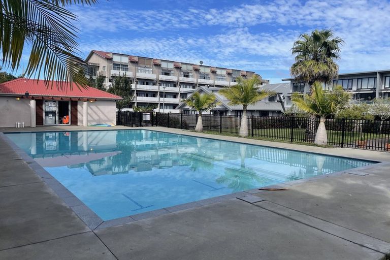 Photo of property in 24a/30 Westward Ho, Glen Eden, Auckland, 0602