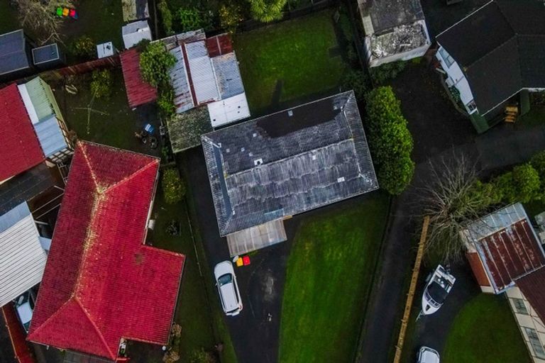 Photo of property in 20 Newland Grove, Henderson, Auckland, 0610