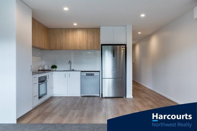 Photo of property in 4 Tuputupu Drive, Kumeu, 0810