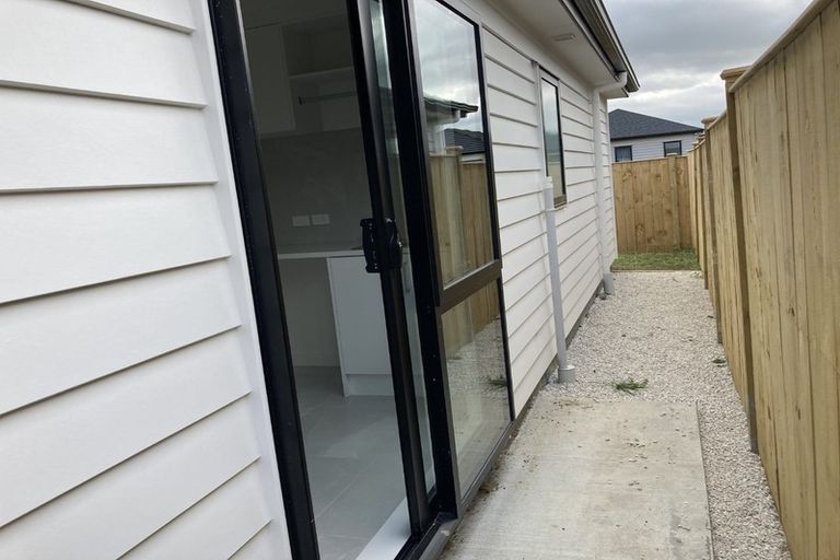 Photo of property in 5 Toropapa Close, Takanini, 2110