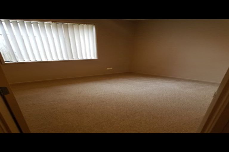 Photo of property in 33 Plumley Crescent, Mangere, Auckland, 2022