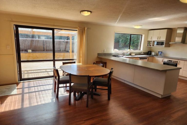 Photo of property in 12 Gatonby Place, Avonhead, Christchurch, 8042