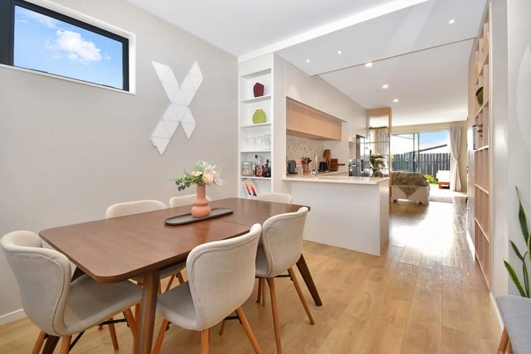 Photo of property in 4 Whakanoho Road, Westgate, Auckland, 0814