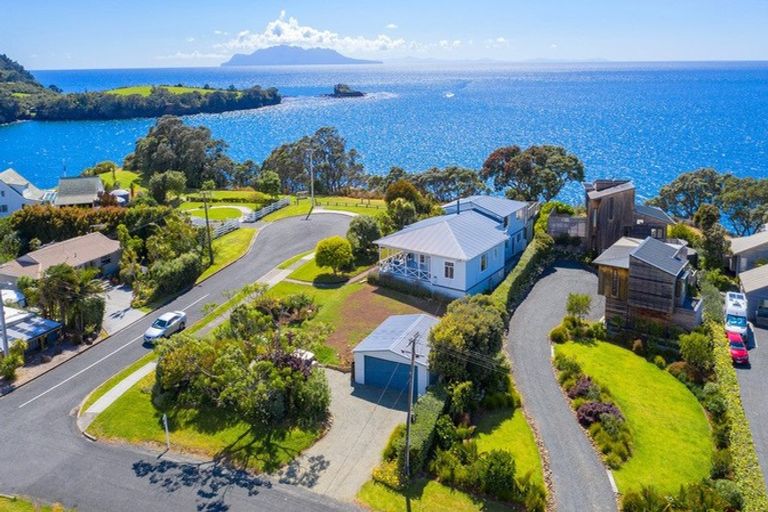 Photo of property in 1 Penguin Street, Leigh, 0985