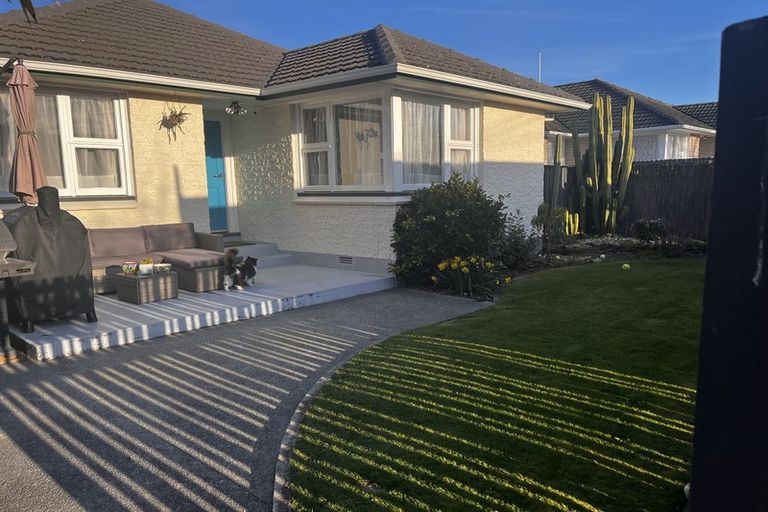 Photo of property in 2/6 Oakhurst Place, Russley, Christchurch, 8042