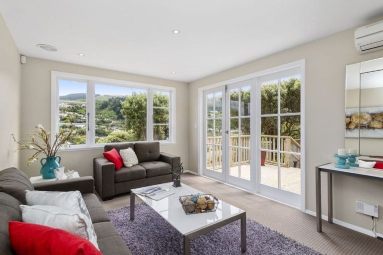 Photo of property in 10 Handyside Street, Tawa, Wellington, 5028