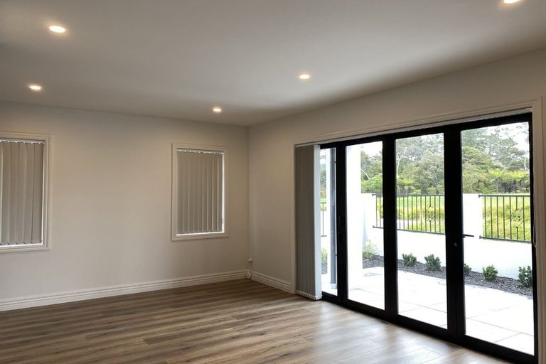 Photo of property in 17 Third Fairway Place, Albany, Auckland, 0632