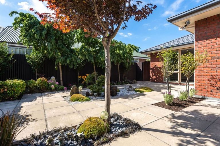 Photo of property in 6a Lake Terrace Road, Burwood, Christchurch, 8061