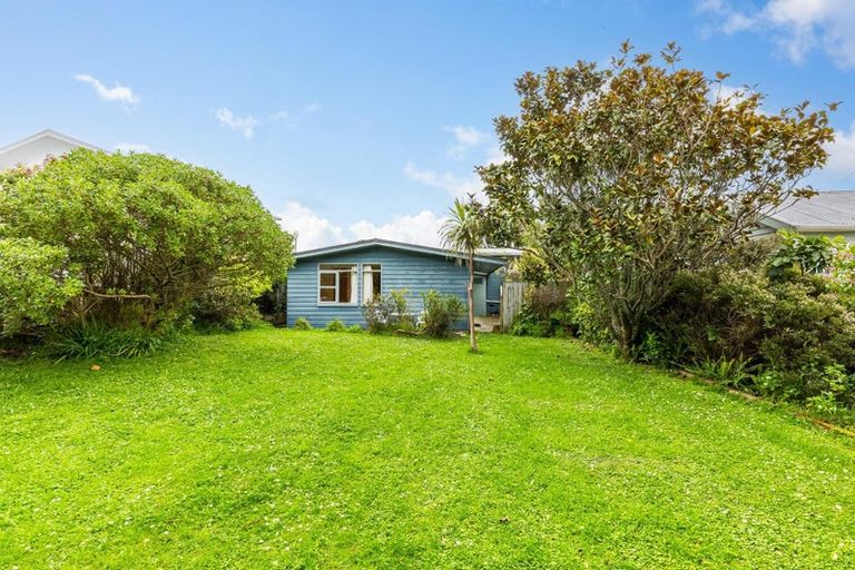 Photo of property in 9 Toenga Road, Pukerua Bay, 5026