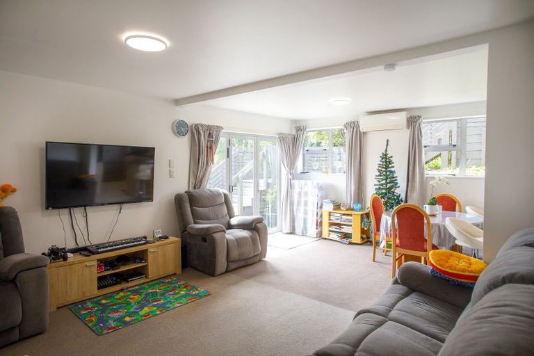 Photo of property in 8a Sheridan Terrace, Johnsonville, Wellington, 6037