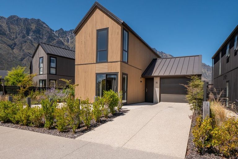 Photo of property in 15 Mulholland Drive, Jacks Point, 9371