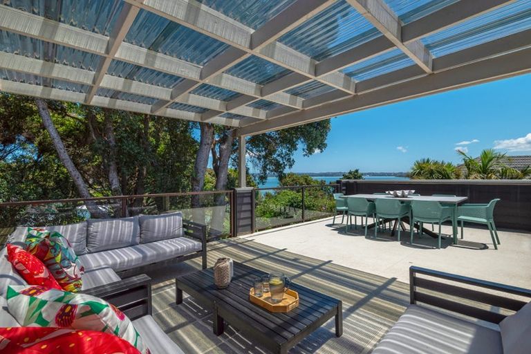 Photo of property in 8 Poaka Place, Beach Haven, Auckland, 0626