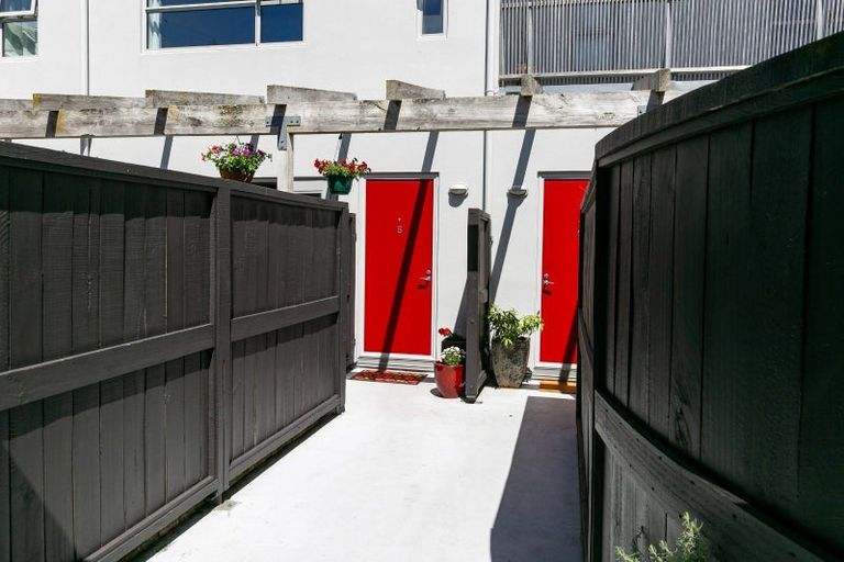 Photo of property in Galleria Apartments, 5/77 Tory Street, Te Aro, Wellington, 6011