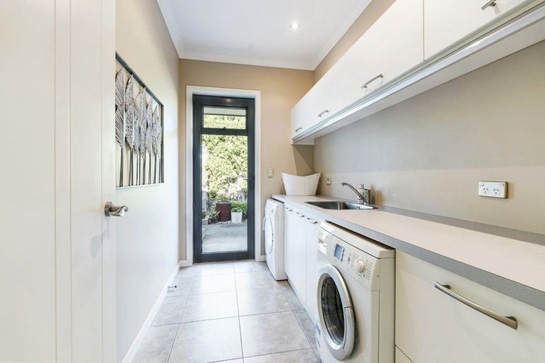 Photo of property in 7b Royal Heights, Glen Avon, New Plymouth, 4312