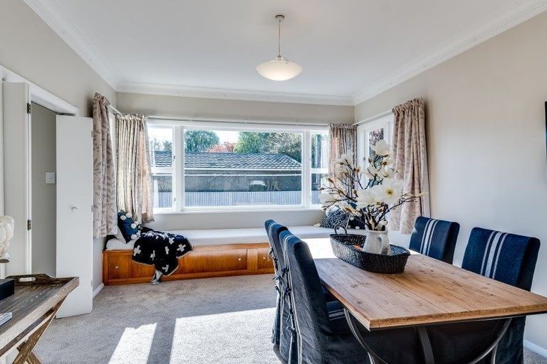 Photo of property in 128 Napier Road, Havelock North, 4130