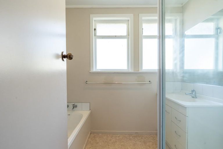 Photo of property in 26 Pollen Crescent, Melville, Hamilton, 3206