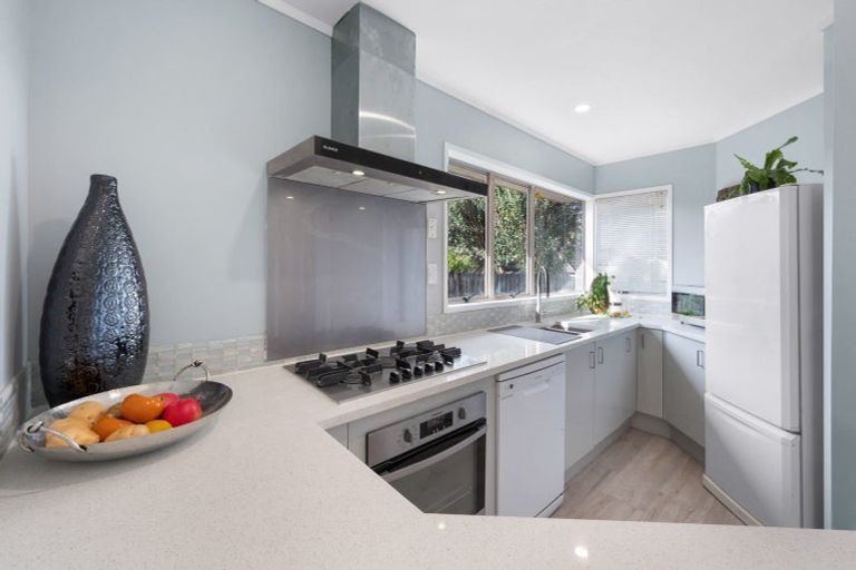 Photo of property in 1/15 Golfland Drive, Golflands, Auckland, 2013