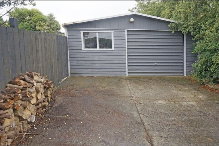 Photo of property in 12 Holloway Street, Waikiwi, Invercargill, 9810