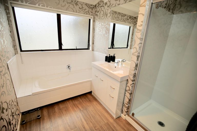 Photo of property in 4 Matipo Crescent, Pukete, Hamilton, 3200