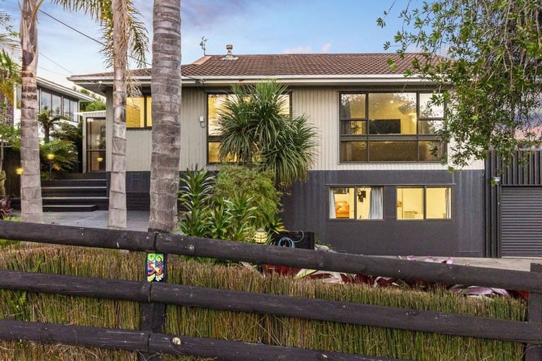 Photo of property in 53 Okura River Road, Okura, Albany, 0792