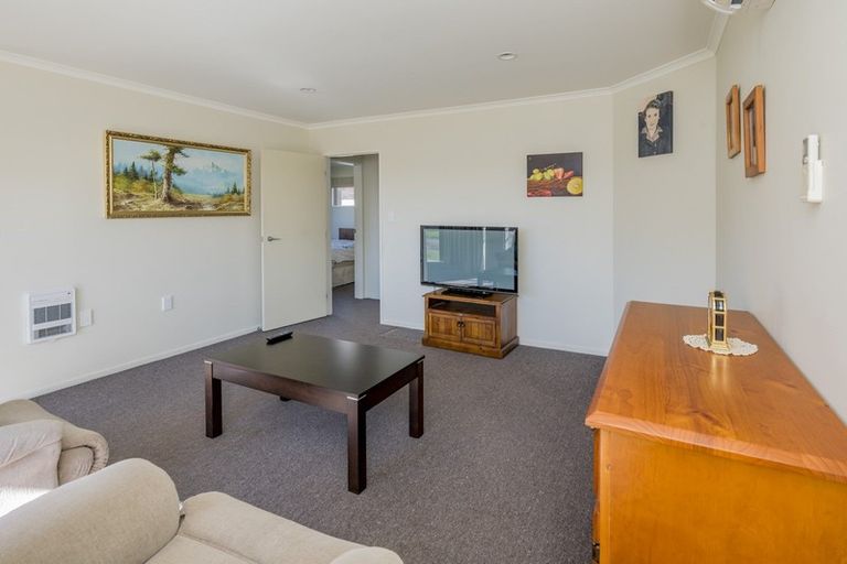 Photo of property in Rangeview Villas, 22/9 Fuller Close, Levin, 5510