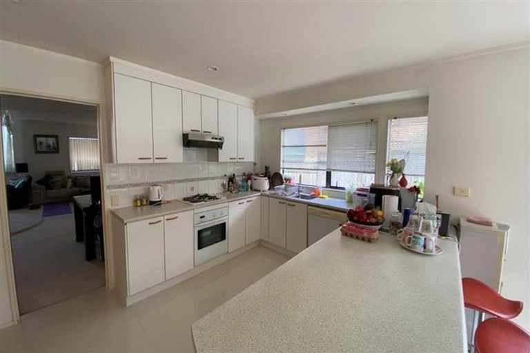 Photo of property in 42 Manutara Avenue, Forrest Hill, Auckland, 0620