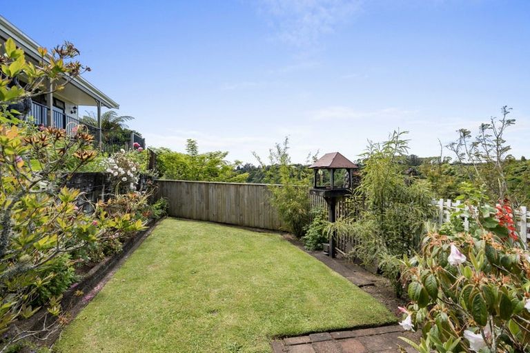 Photo of property in 5c Lindaver Grove, Merrilands, New Plymouth, 4312