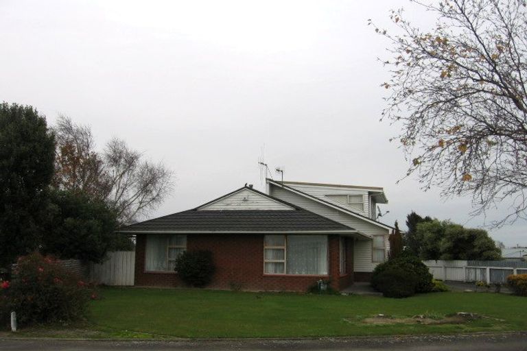 Photo of property in 132 Benmore Avenue, Cloverlea, Palmerston North, 4412