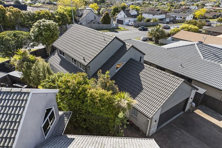 Photo of property in 1/13 Perendale Close, Somerville, Auckland, 2014