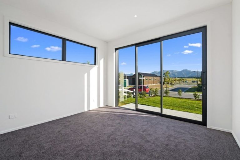 Photo of property in 33 Obelisk Street, Wanaka, 9305
