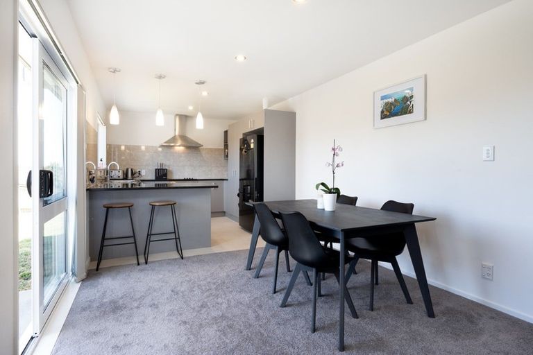 Photo of property in 16 John Broad Place, Flat Bush, Auckland, 2019