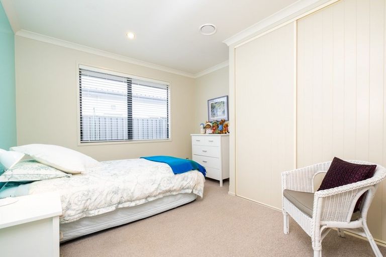 Photo of property in 8 Devine Close, Havelock North, 4130