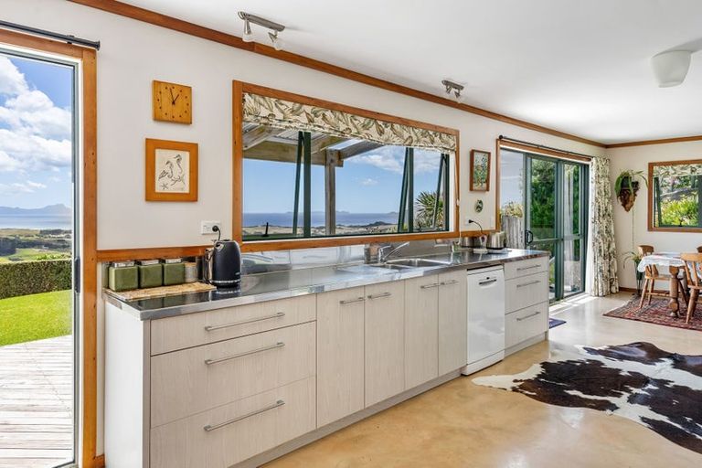 Photo of property in 275 Massey Road, Waipu, 0582